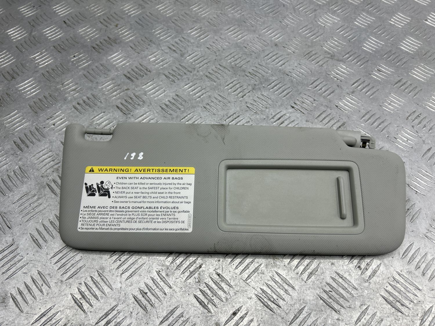 Солнцезащитный козырек правый 8V5857552DFT9 для Audi A3 8V 2012-2020