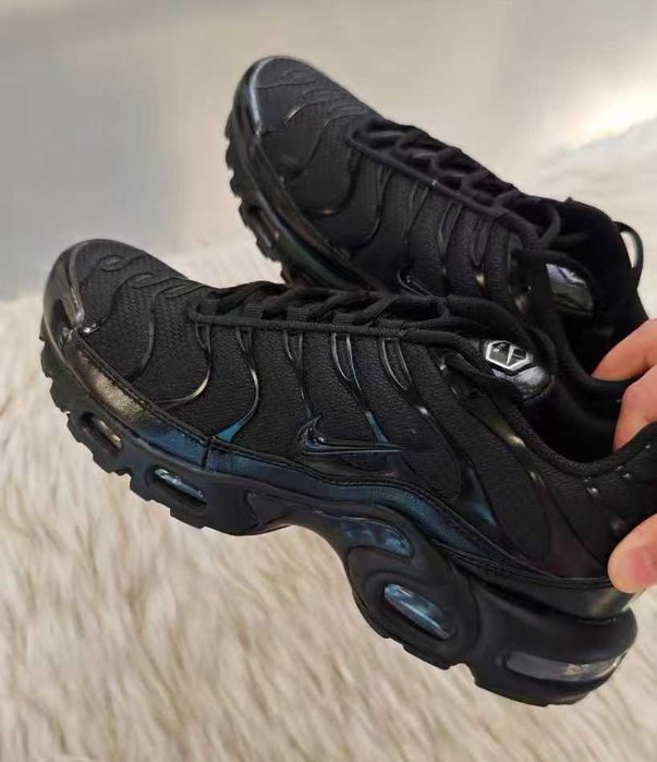 "Buty damskie Trampki"Nike_Air_Max_TN_Plus_czarny R.39