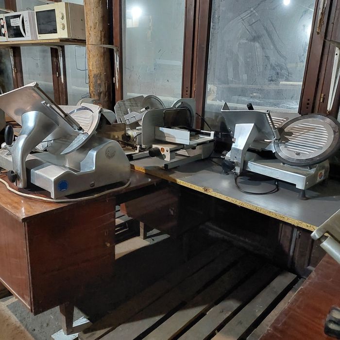 Терміновиї розподаж Продам Слайсеры 220В та 380В