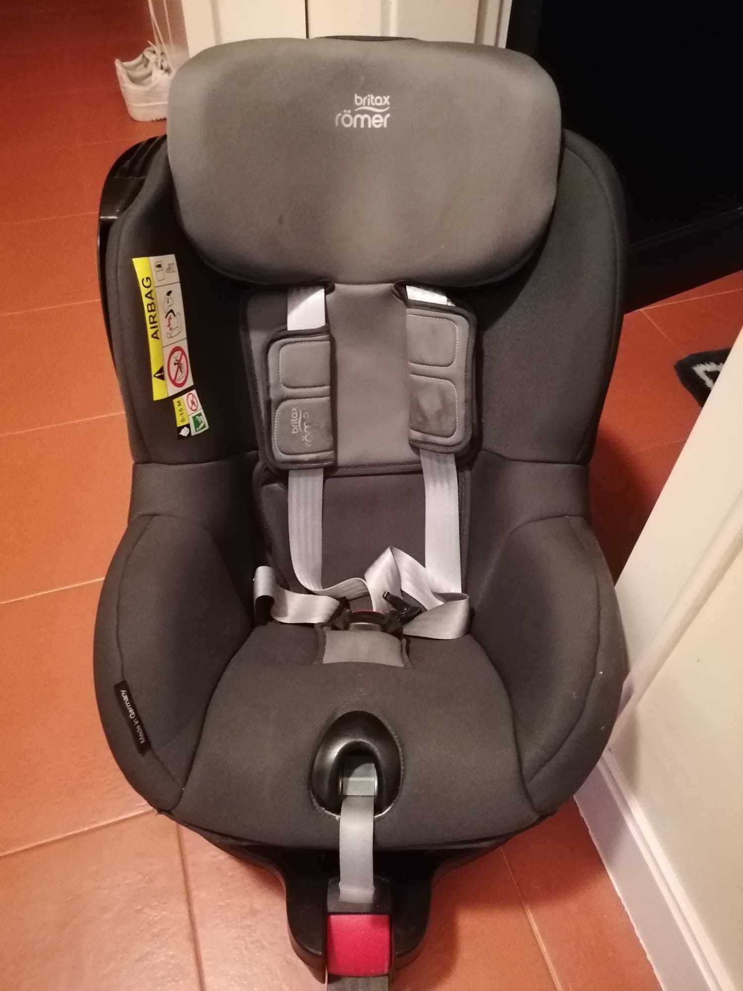 Vende-se cadeira Britax Romer Dual Fix M-i Size