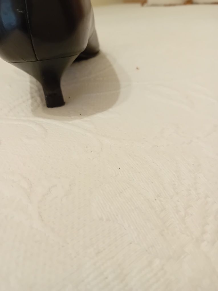 Sapatos PELE Novos 36