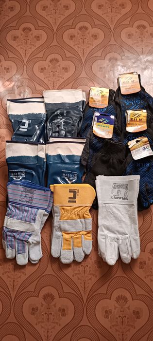 Продам перчатки  разные
