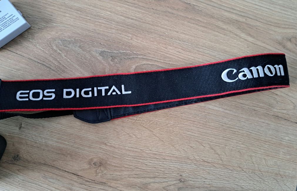 Canon Eos 700D z dodatkami + grip