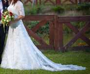 Suknia ślubna Amy Love Bridal koronkowa z bolerkiem -kształt A