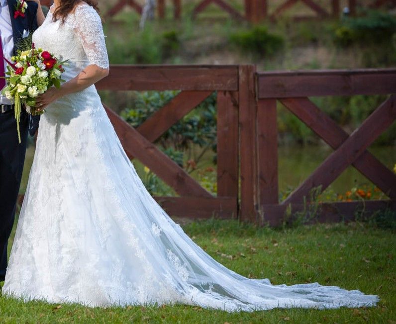 Suknia ślubna Amy Love Bridal koronkowa z bolerkiem -kształt A