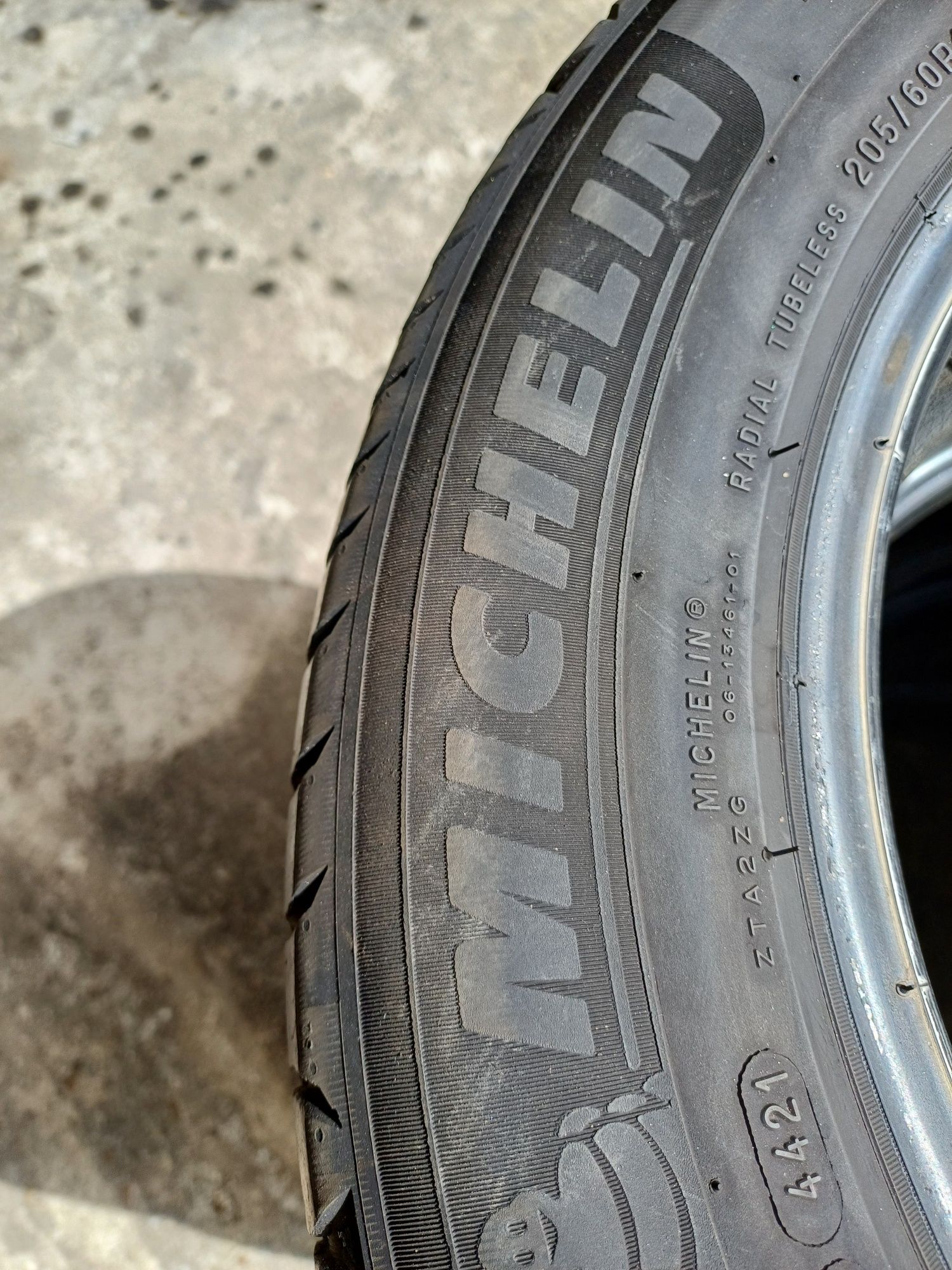 4 pneus 205 60 r16 michelin