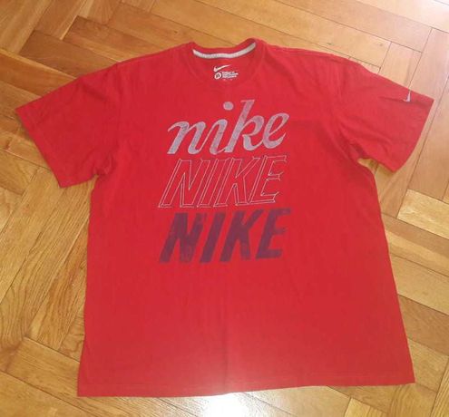 Czerwona koszulka Nike XL