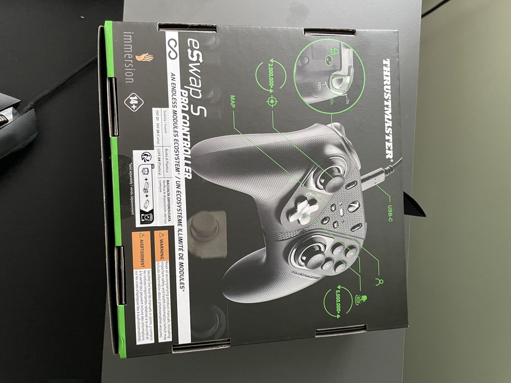 kontroler Thrustmaster eSwap S Pro Controller.