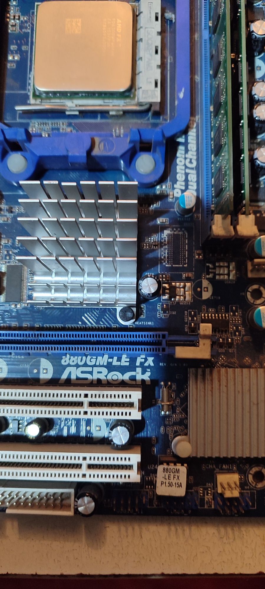Комплект на сокет АМ3+, ASRock 880GM-LE, FX6300, Radeon HD 7770
