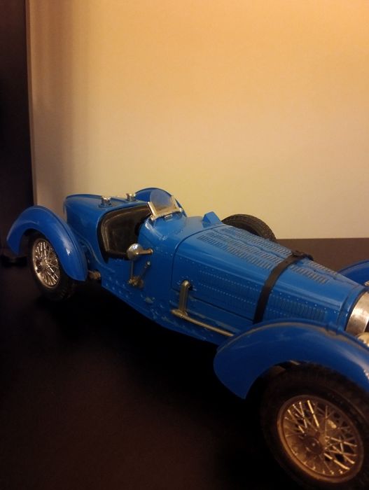 Burago Bugatti LPG 211