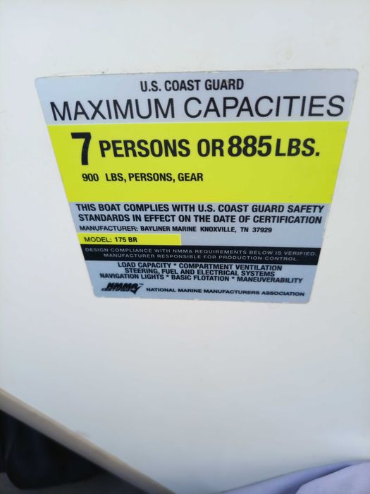 Bayliner 175 катер