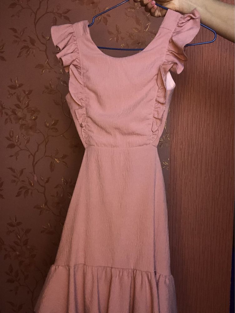 Рожева, коротка, літня сукня