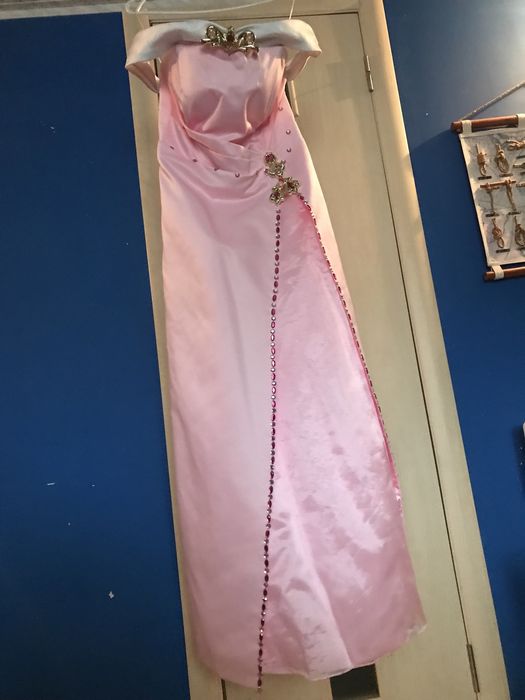 Карнавальні костюми (дорослі). Перуки. Шапки фанатські/прикольні