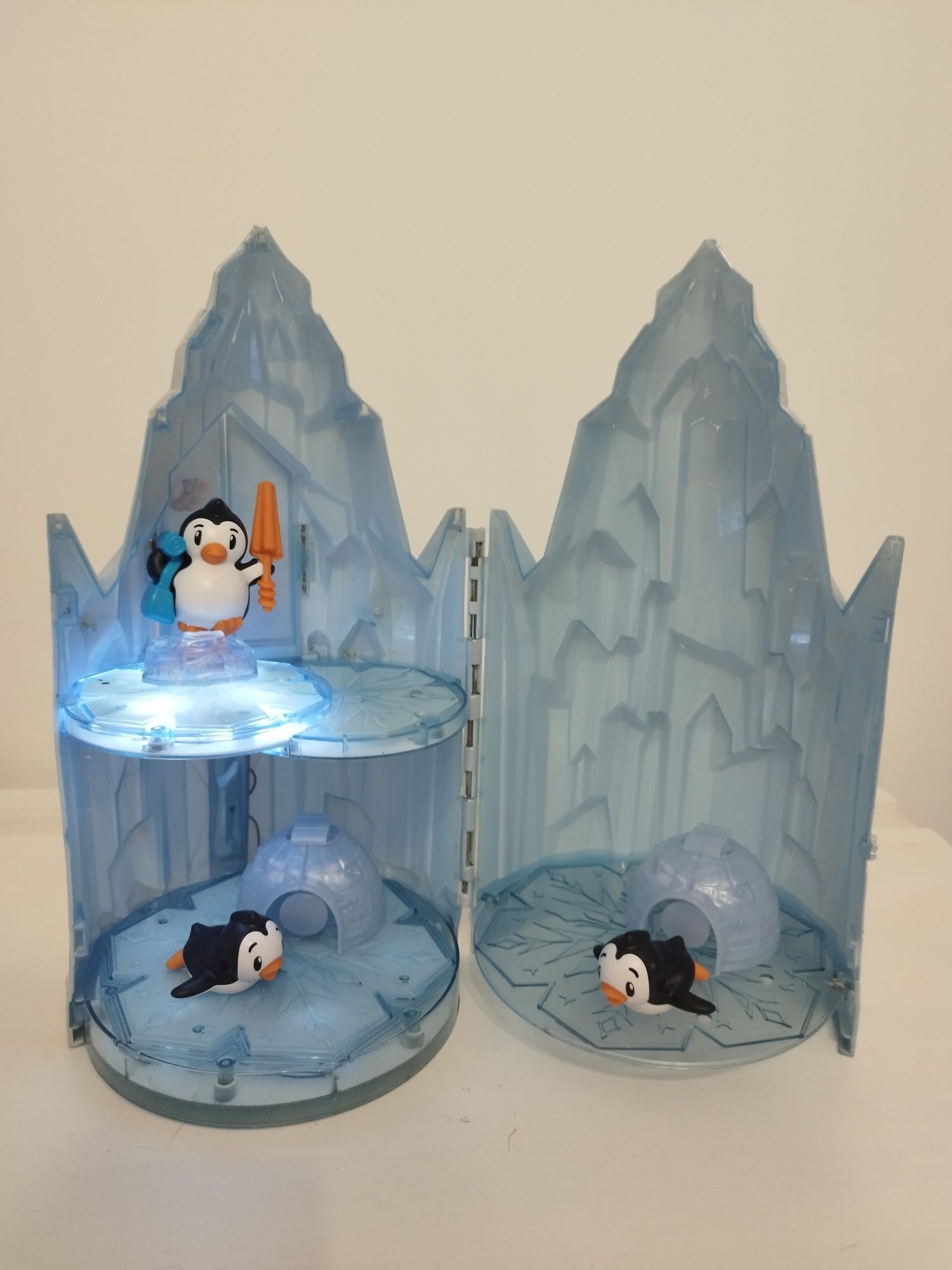 Zamek Elzy kraina lodu Frozen  piosenka i światlo