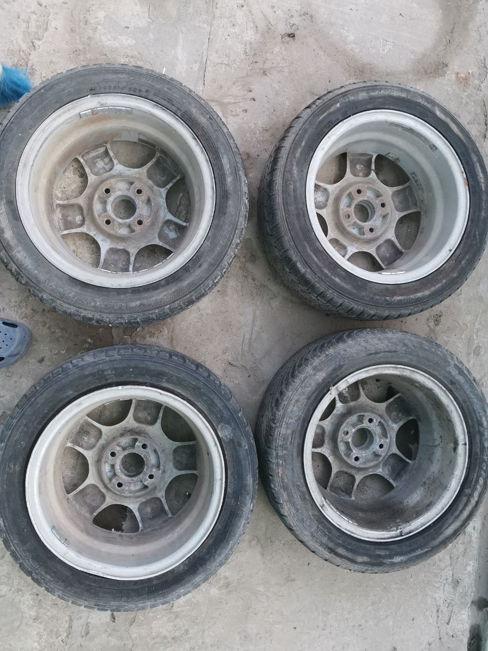Литі диски R14

Продам комплект литих дисків R14.

Виробник: Made in J