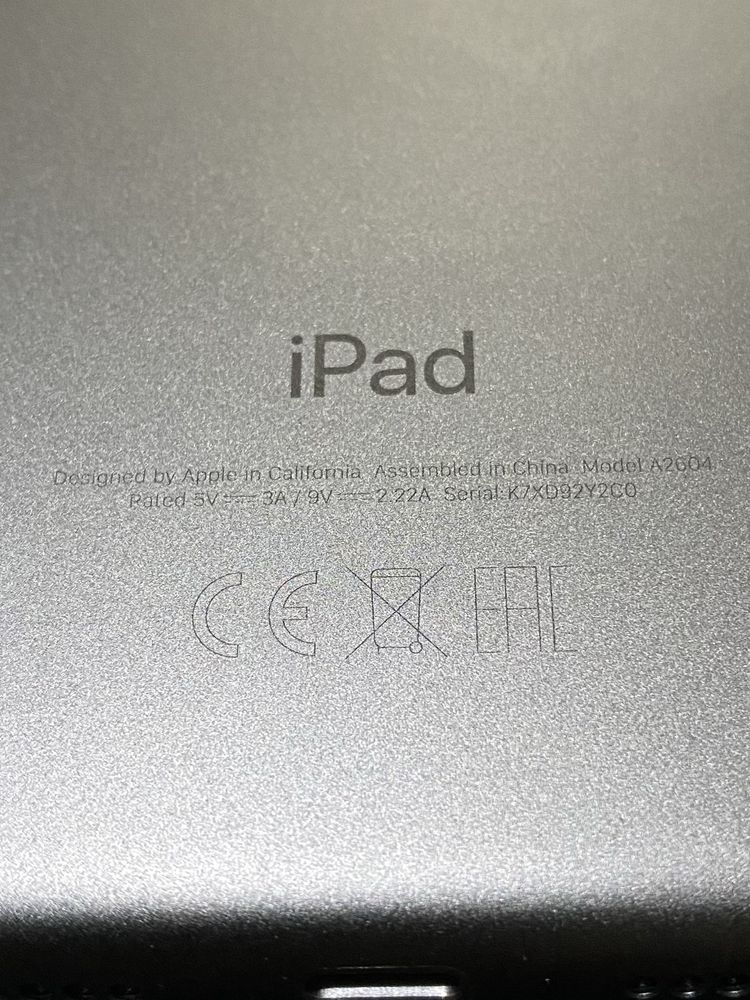 iPad 9 a2604/ на запчастини! D423