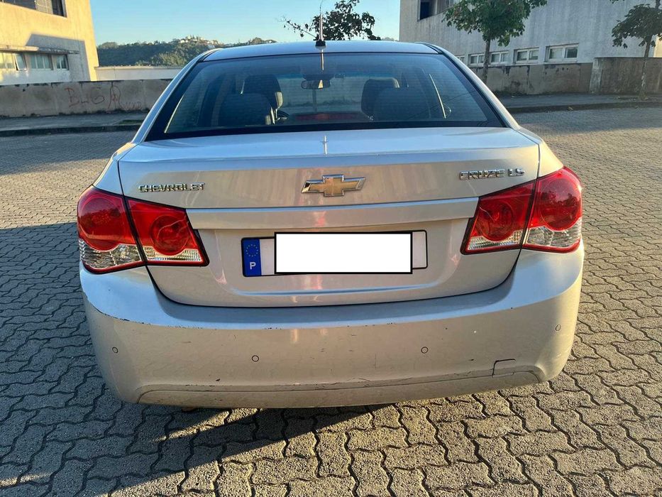Chevrolet Cruze 1.6 LS (2010) – Bem estimado