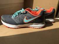 Snickersy Nike TT, rozmiar 40