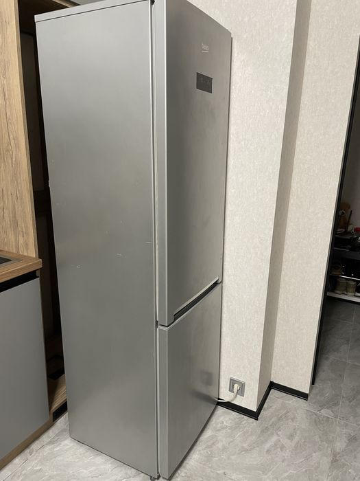 Двокамерний холодильник Beko, no frost