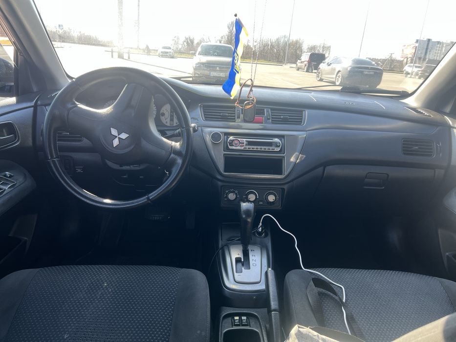 Mitsubishi ланер 9