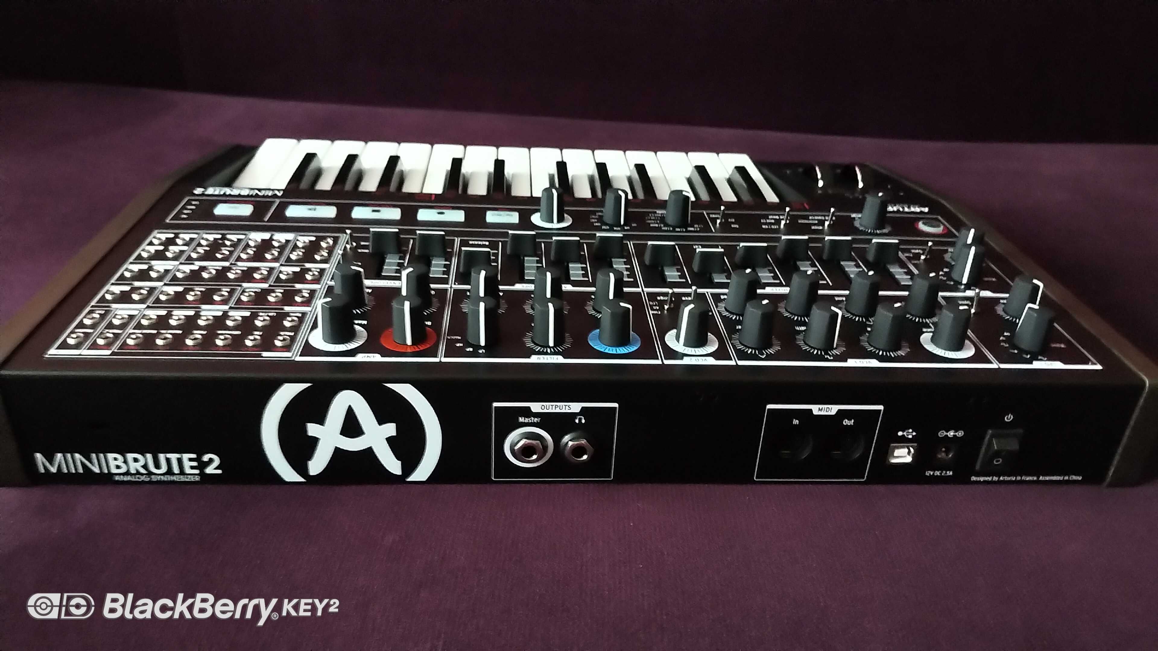 Syntezator Arturia Minibrute 2 Noir gwarancja