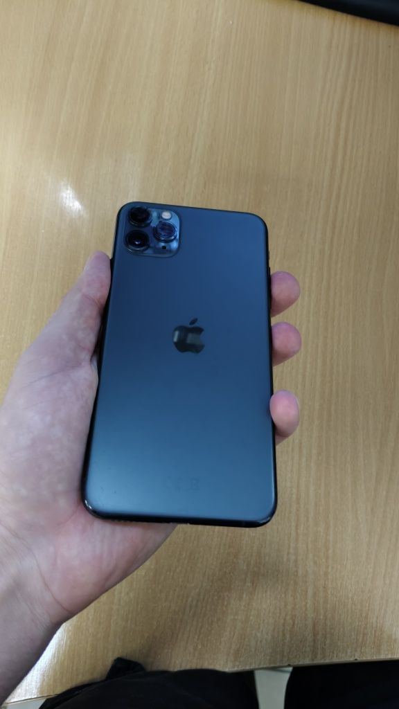 Iphone 11 pro max 96% акумулятор