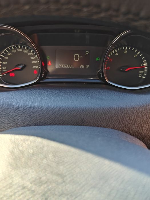 Peugeot 308 - ano 2018 mudanças automaticas2018
