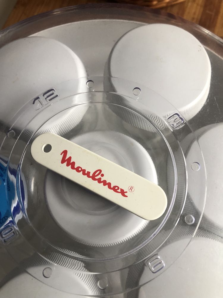 Iogurteira Moulinex com frascos