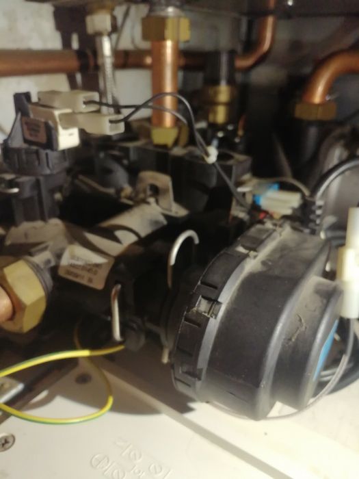 Ремонт газових двоконтурних котлів та колонок (газовщик)