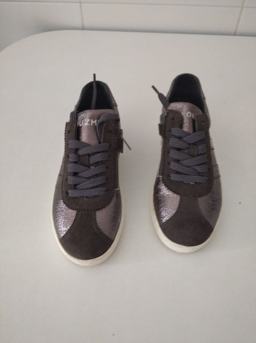Sapatilhas da Youzme novas tamanho 32
