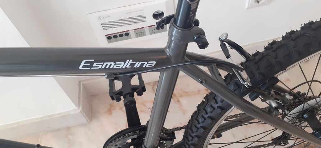 Bicicleta TT Esmaltina nova 28"pneu Quadro M 17"M