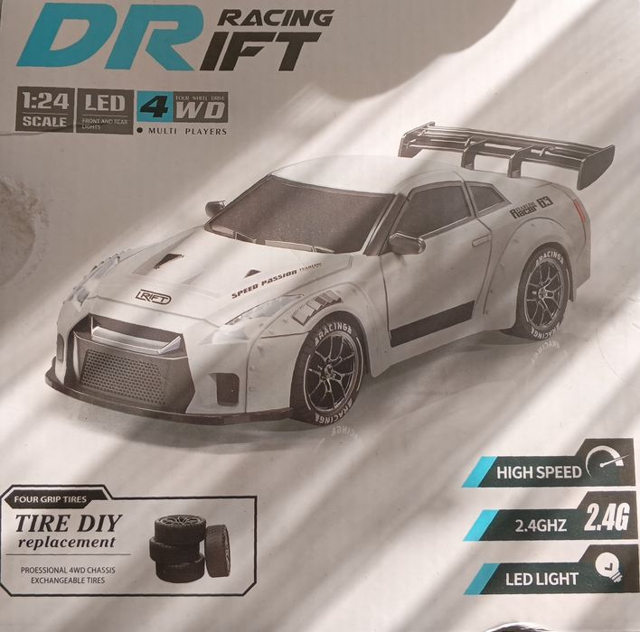 Машинка nissan gt на пульті керування