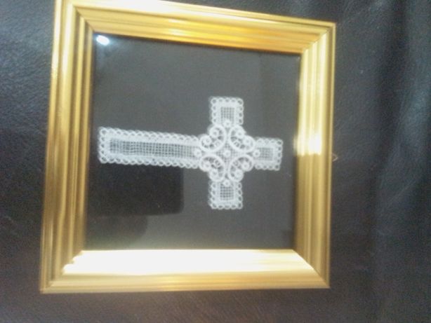 Quadro cruz em renda de Burano
