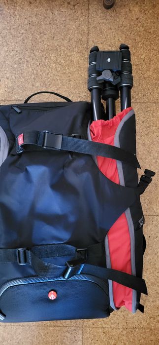 Kit Manfrotto — Mochila Advanced Travel + Tripé BeFree Advanced
