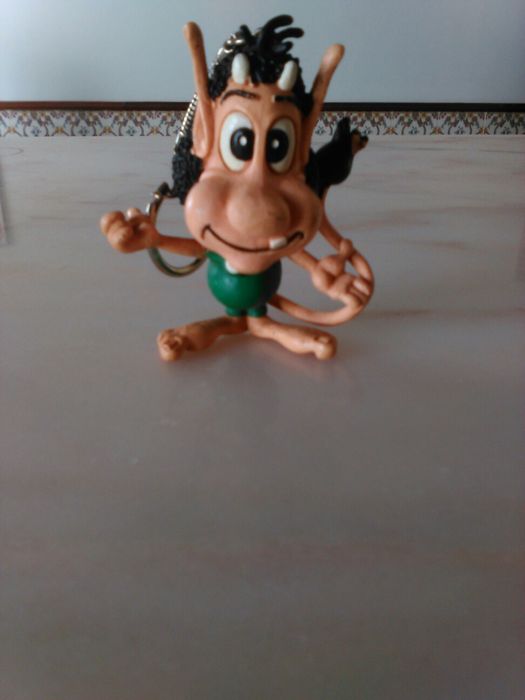 Boneco hugo portachaves