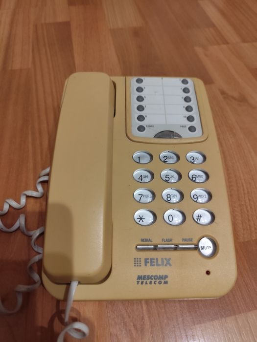 Telefon stacjonarny szkolny