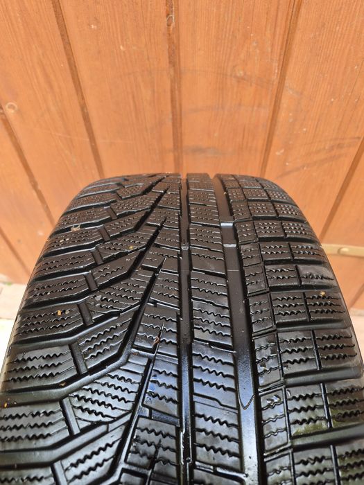 Opony Hankook 235/45/18