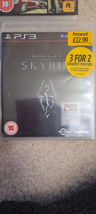 Продам ігрову приставку Sony Playstation 3