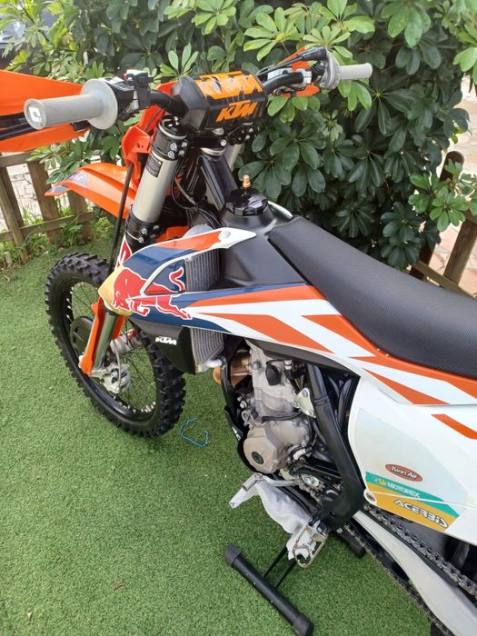 KTM SX-F 350/2017 bastante material, escape FMF…