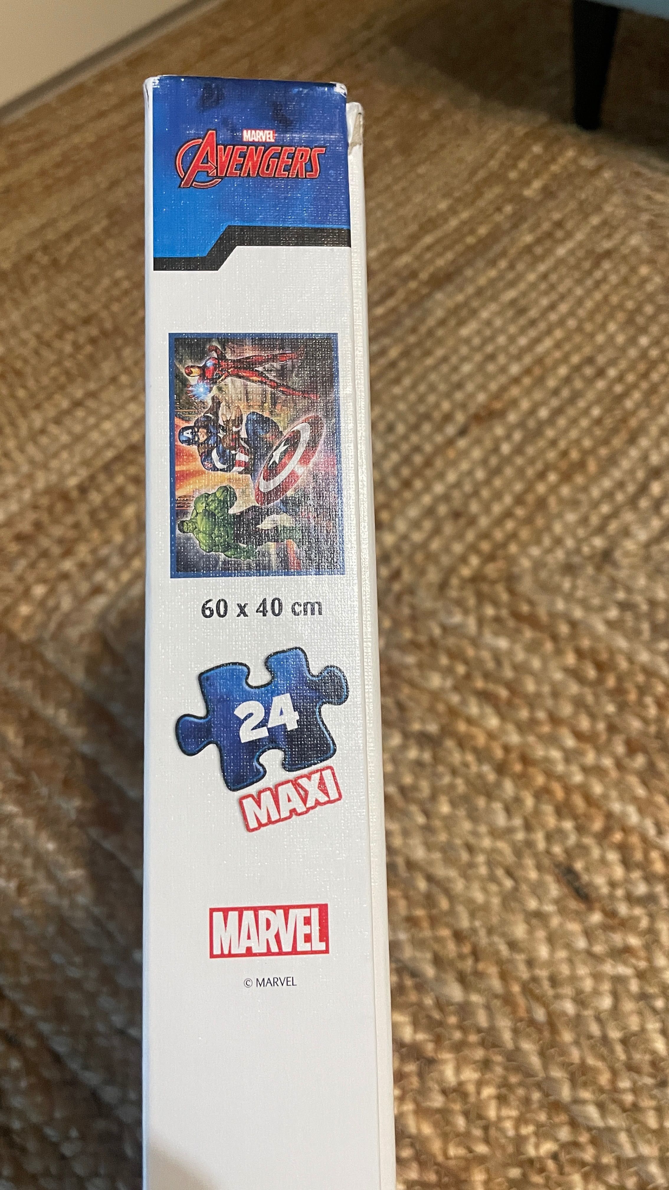 Trefl, Puzzle Marvel Maxi 24: W świecie Avengersów (14321)