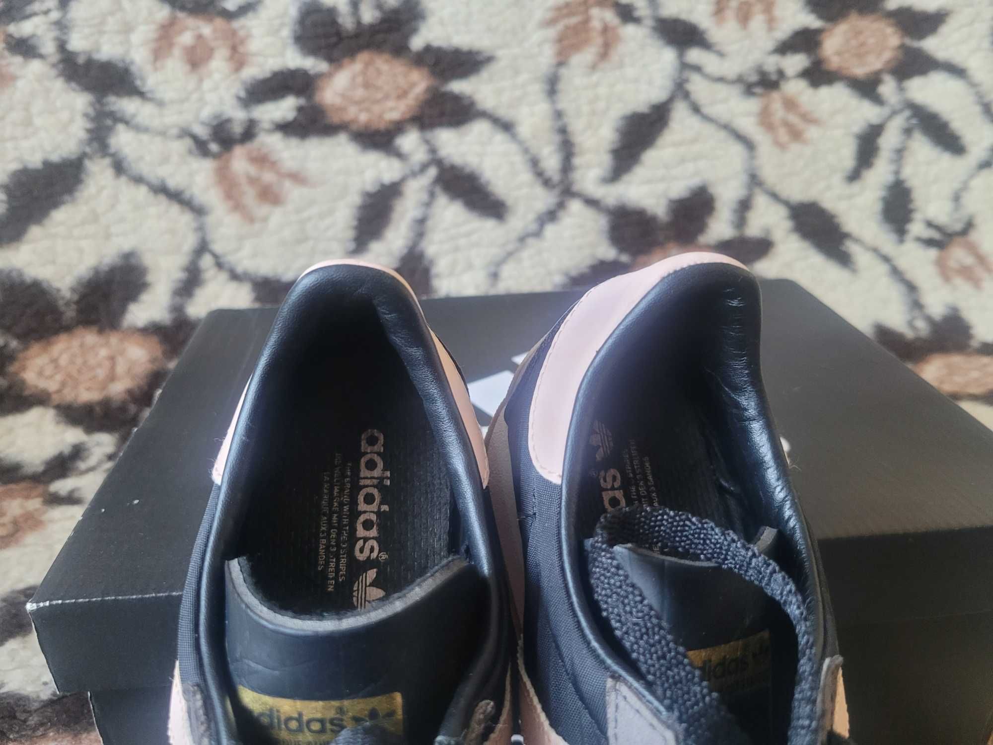 Ekstra lekkie sportowe buty Adidas Country wkł.23,5 cm super stan