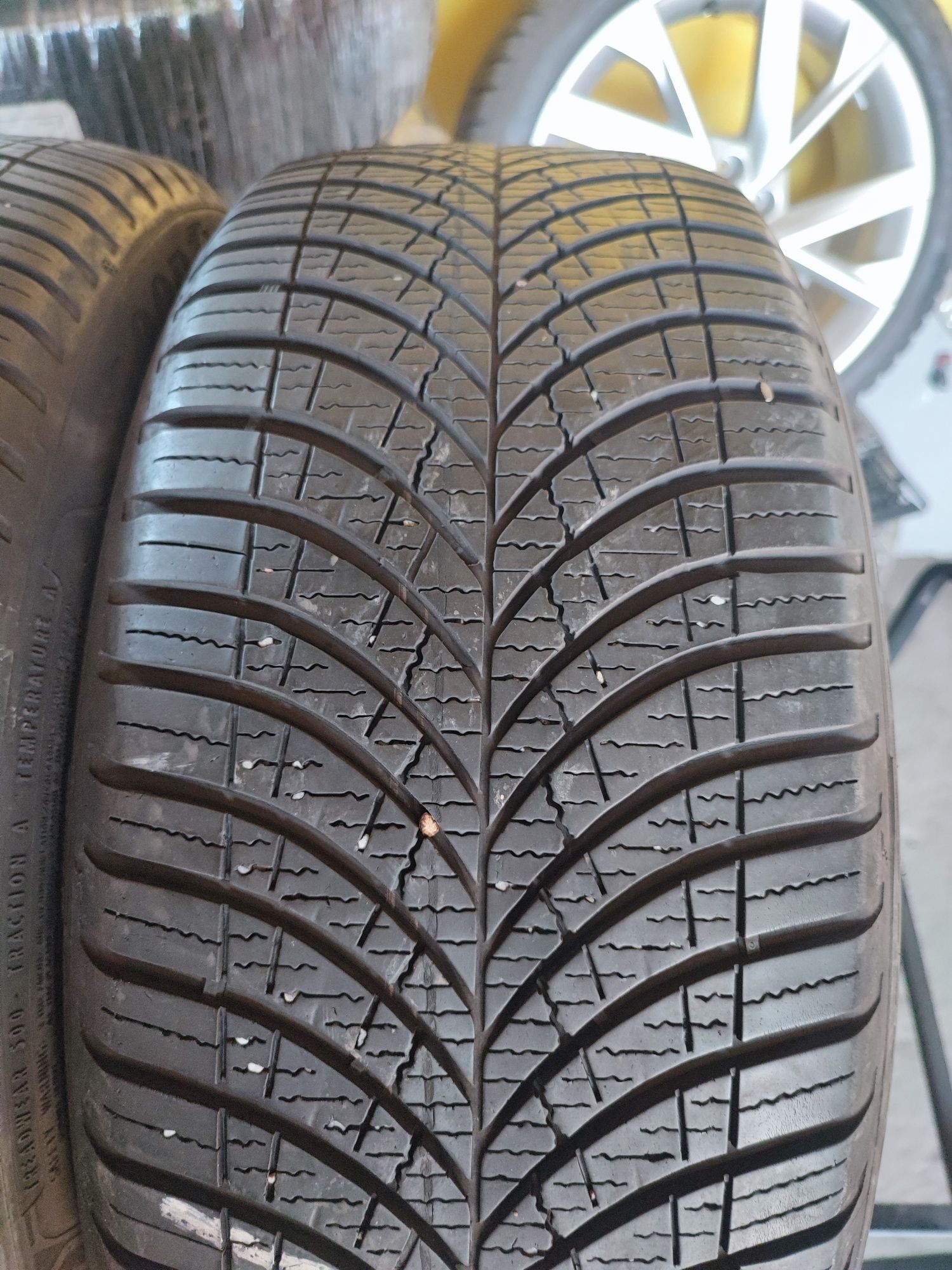 Opony całoroczne 225/45R18 95W GoodYear Vector 4 Seasons | 2szt