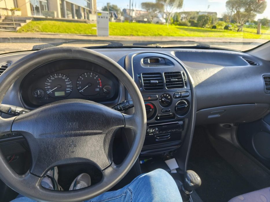 Vendo Mitsubishi Carisma ano 99