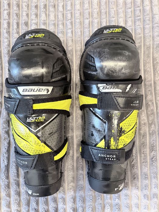 Nagolenniki hokejowe Bauer Supreme Ultrasonic YTH