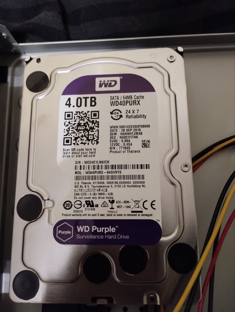 Відеореєстратор Hikvision ds-7608ni-e2 з двома HDD по 4 Тб