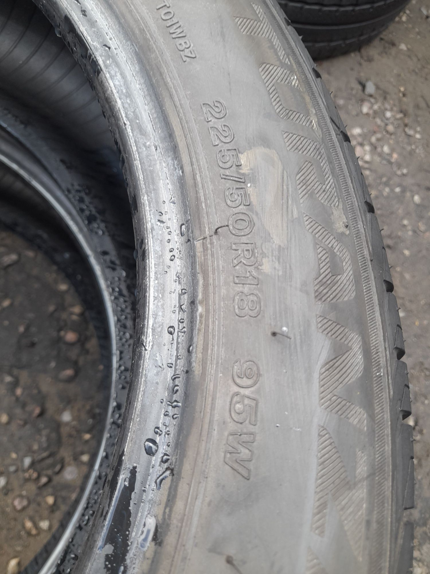 Opony używane 225/50/18 bridgestone 2x6.5 mm