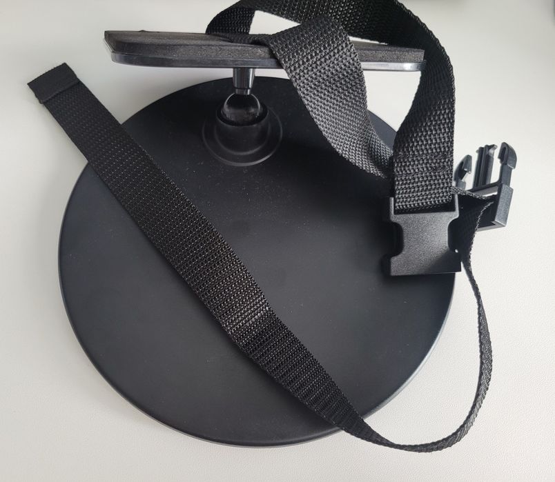 Lusterko do obserwacji dziecka na tylnym siedzeniu