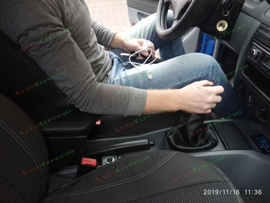 ПІдлокотник для Skoda fabia 1,2 / Шкода Фабія