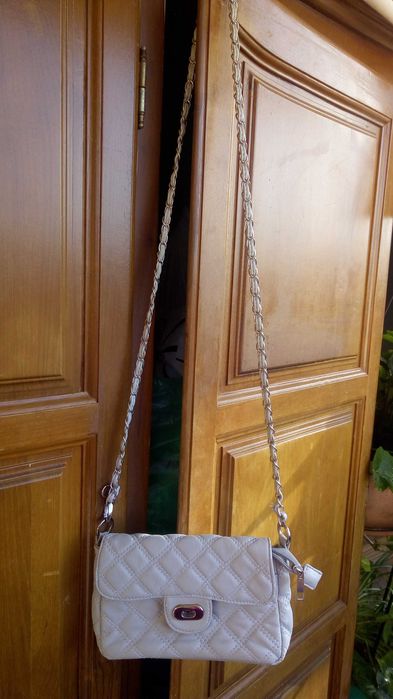 Várias carteiras / malas