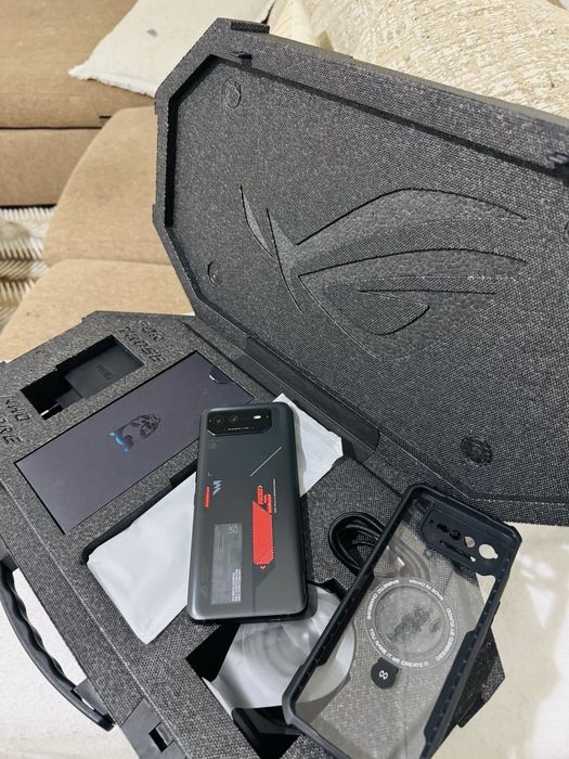 ASUS ROG Phone 6 Batman Edition